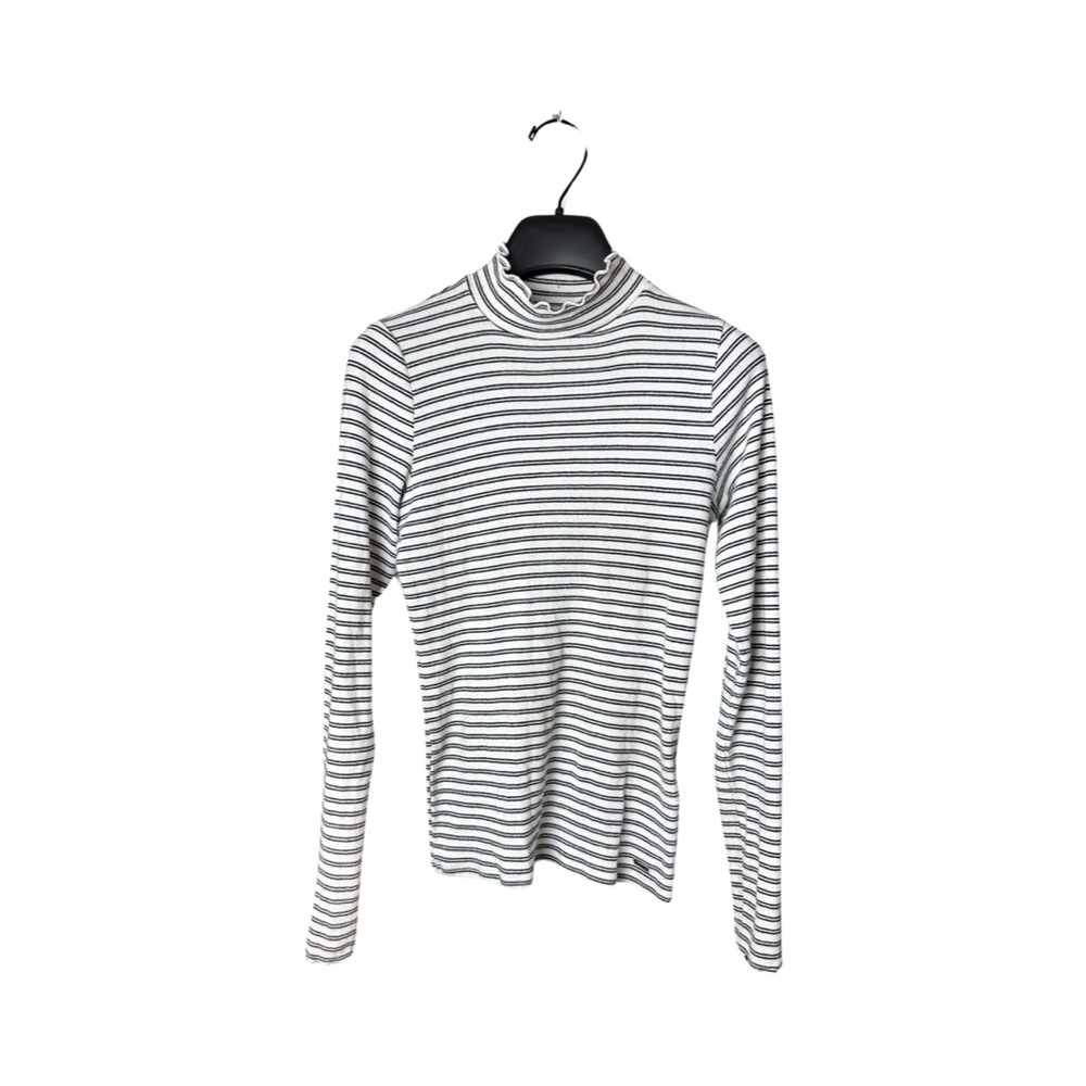 Turtle neck Hollister shirt
